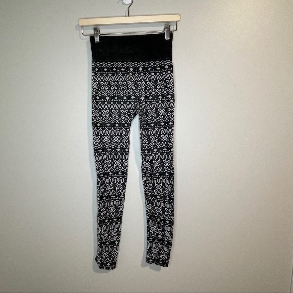 one 5 one Black and White Fair Isle Patterned Fleece Leggings